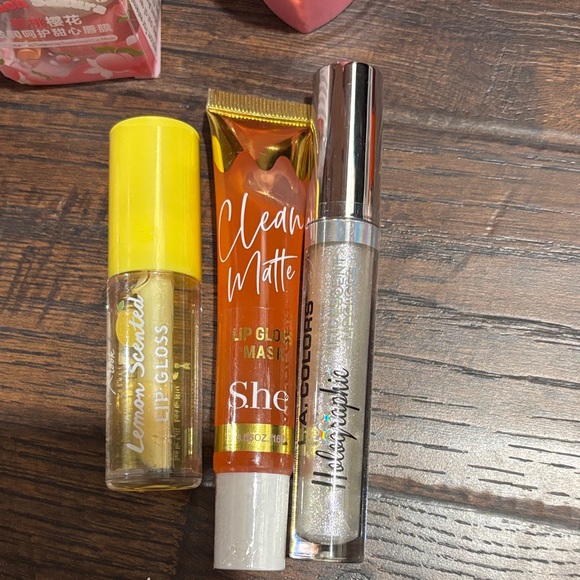 Random lippies - Picture 2 of 3